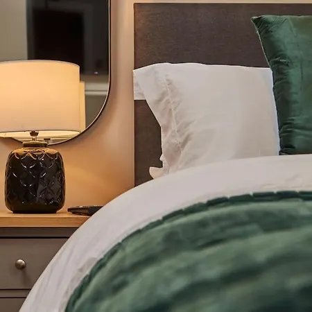 The Swan - Free Parking * 해러게이트