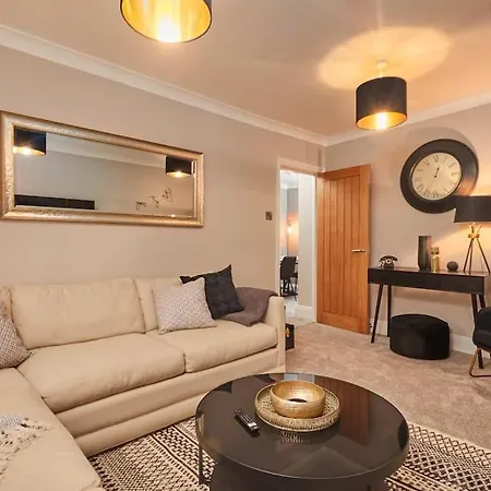 The Swan - Free Parking *