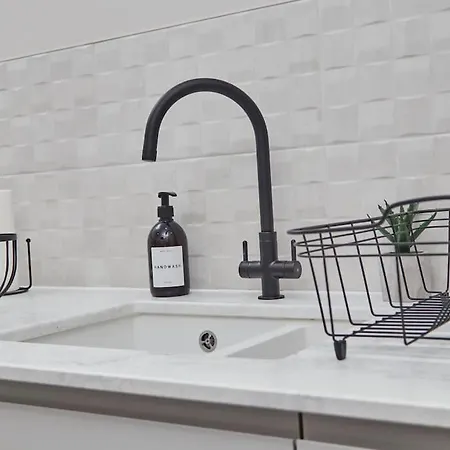 The Swan - Free Parking