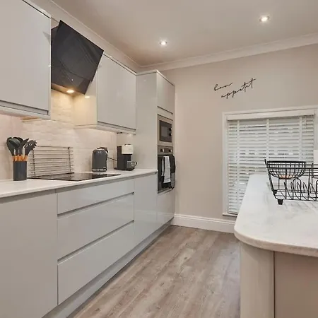 The Swan - Free Parking